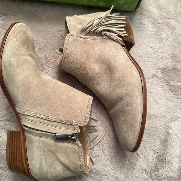 Sam Edelman Suede Fringe Booties Cream Size 9 M - Picture 5 of 7